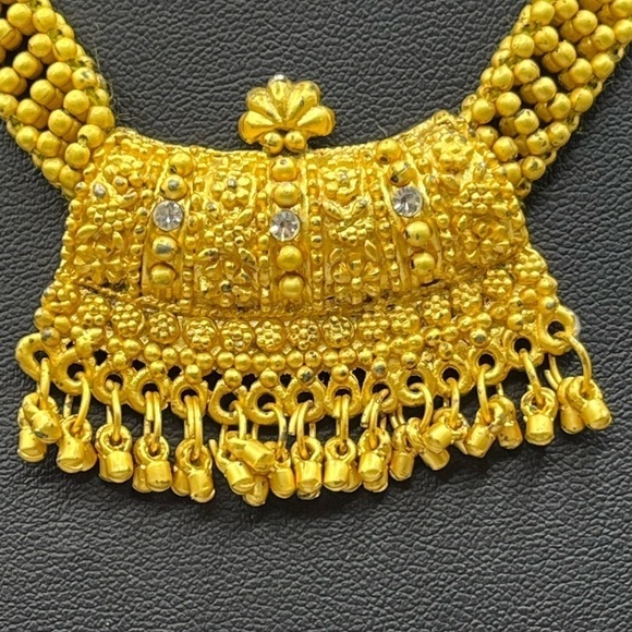 Beautiful Gold Tone Seed Bead Necklace and Earrings Set Adjustable Necklace - Picture 3 of 12